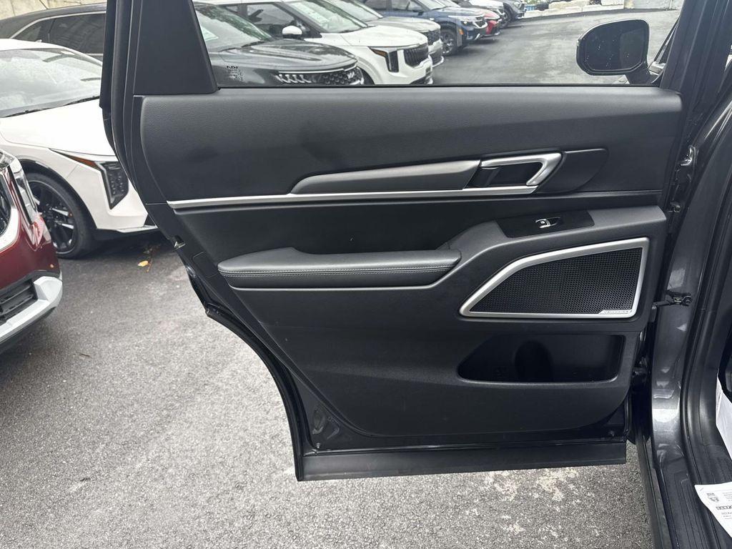 used 2022 Kia Telluride car, priced at $28,182
