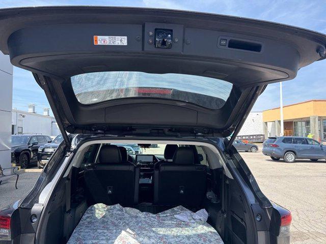 used 2025 Toyota Highlander car, priced at $51,490