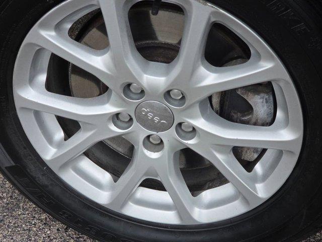 used 2015 Jeep Cherokee car, priced at $6,888