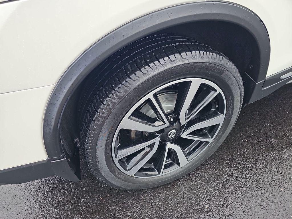 used 2018 Nissan Rogue car, priced at $14,407