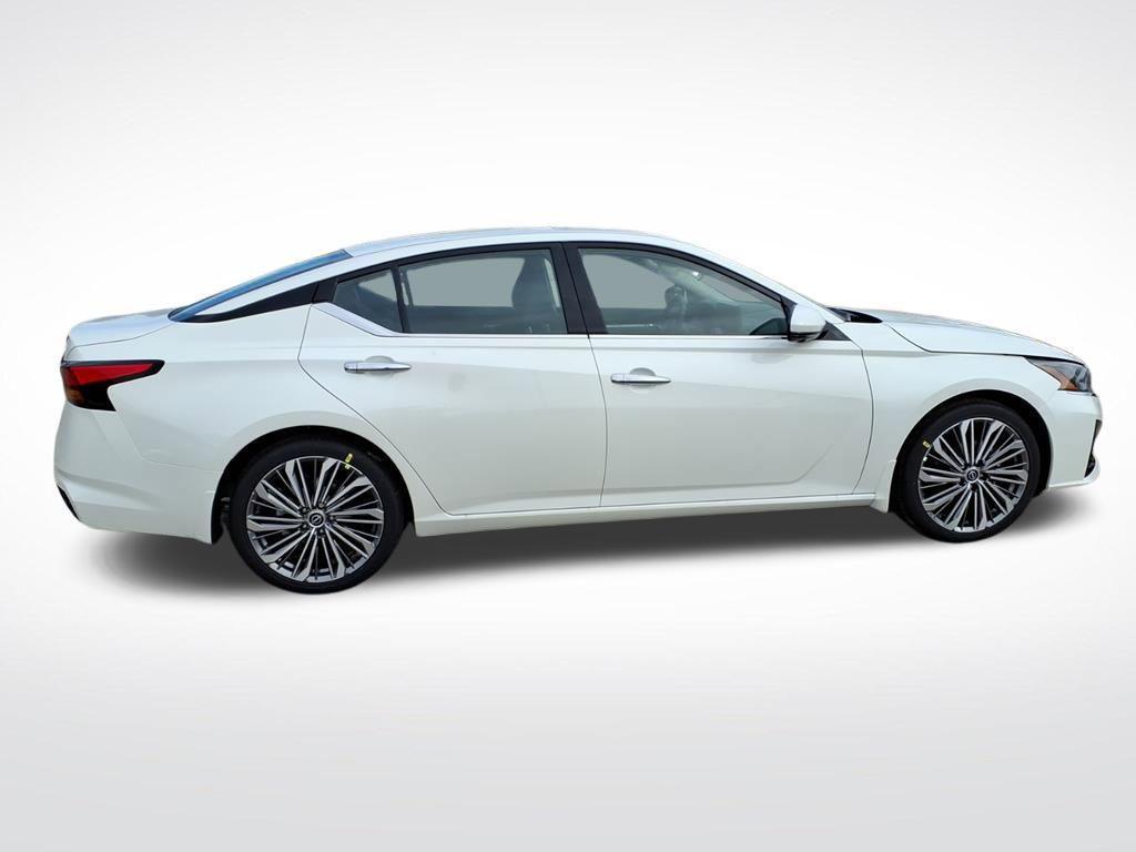 new 2025 Nissan Altima car, priced at $31,784