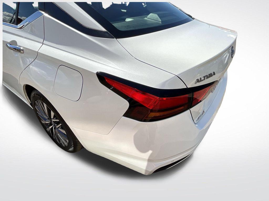 used 2023 Nissan Altima car, priced at $21,995