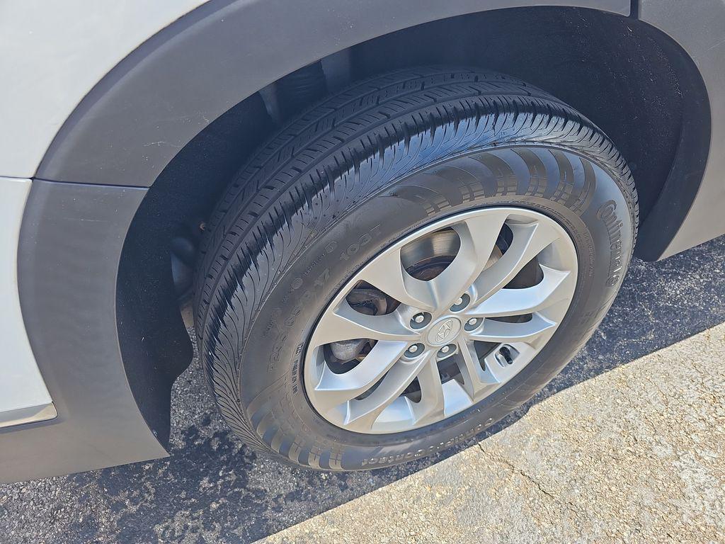 used 2020 Hyundai Santa Fe car, priced at $17,995