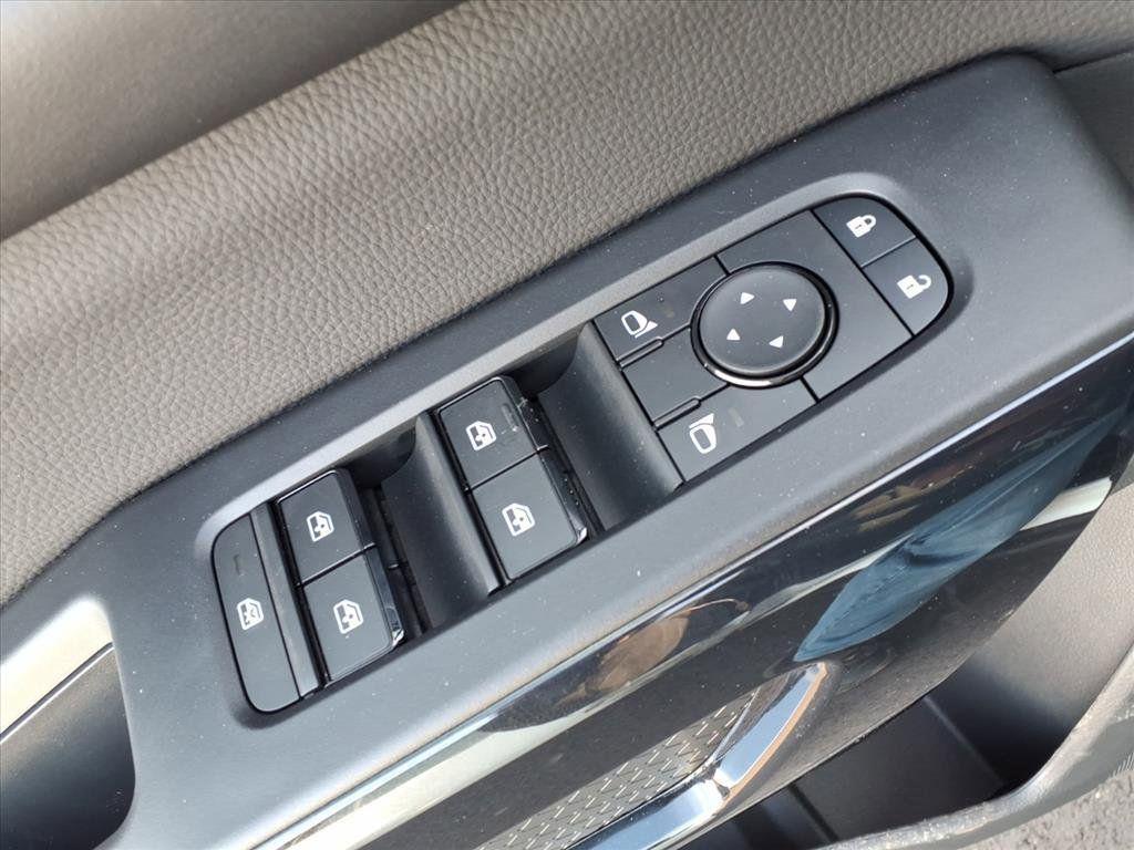 new 2025 Nissan Pathfinder car, priced at $31,771