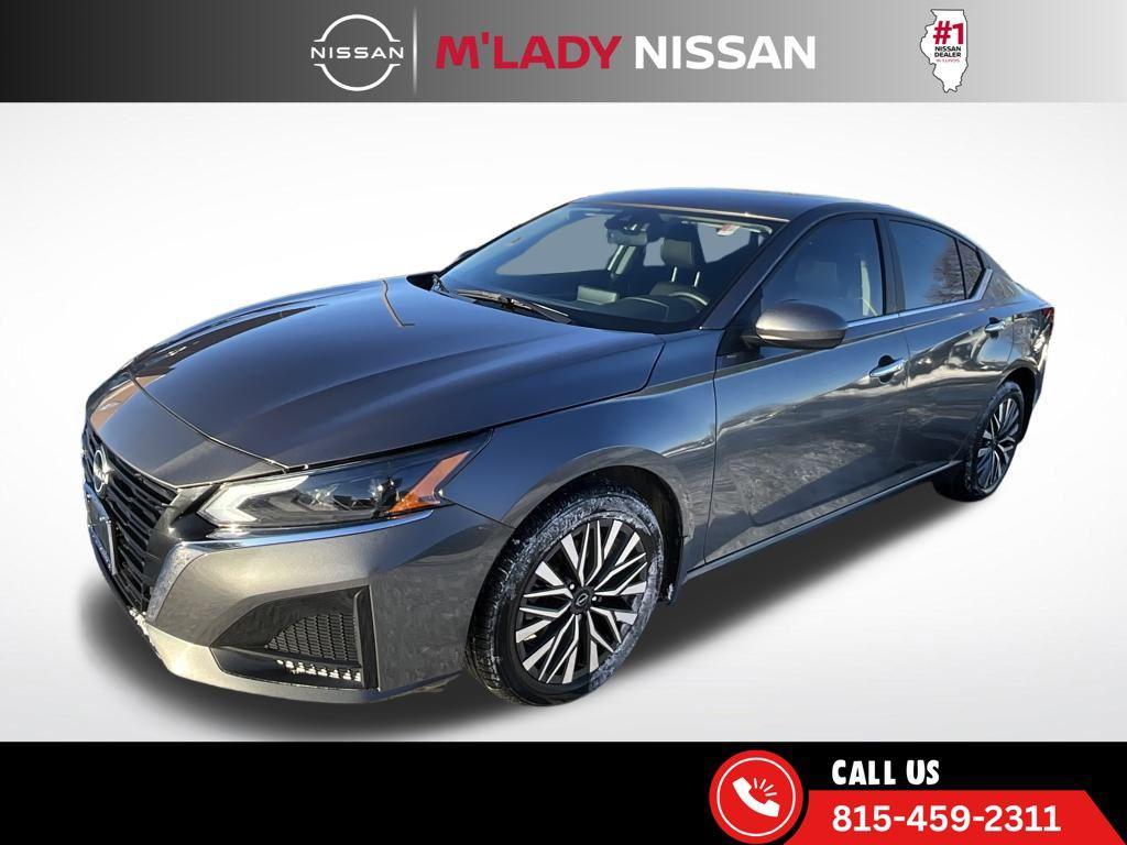 used 2023 Nissan Altima car, priced at $25,995