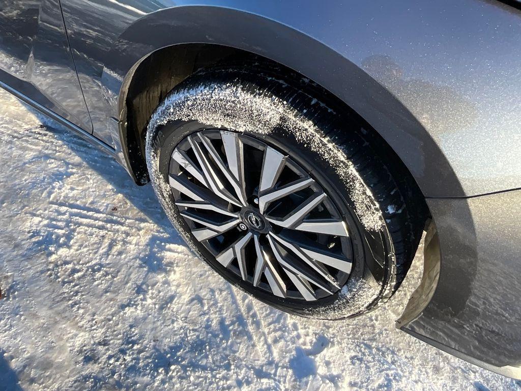 used 2023 Nissan Altima car, priced at $25,995