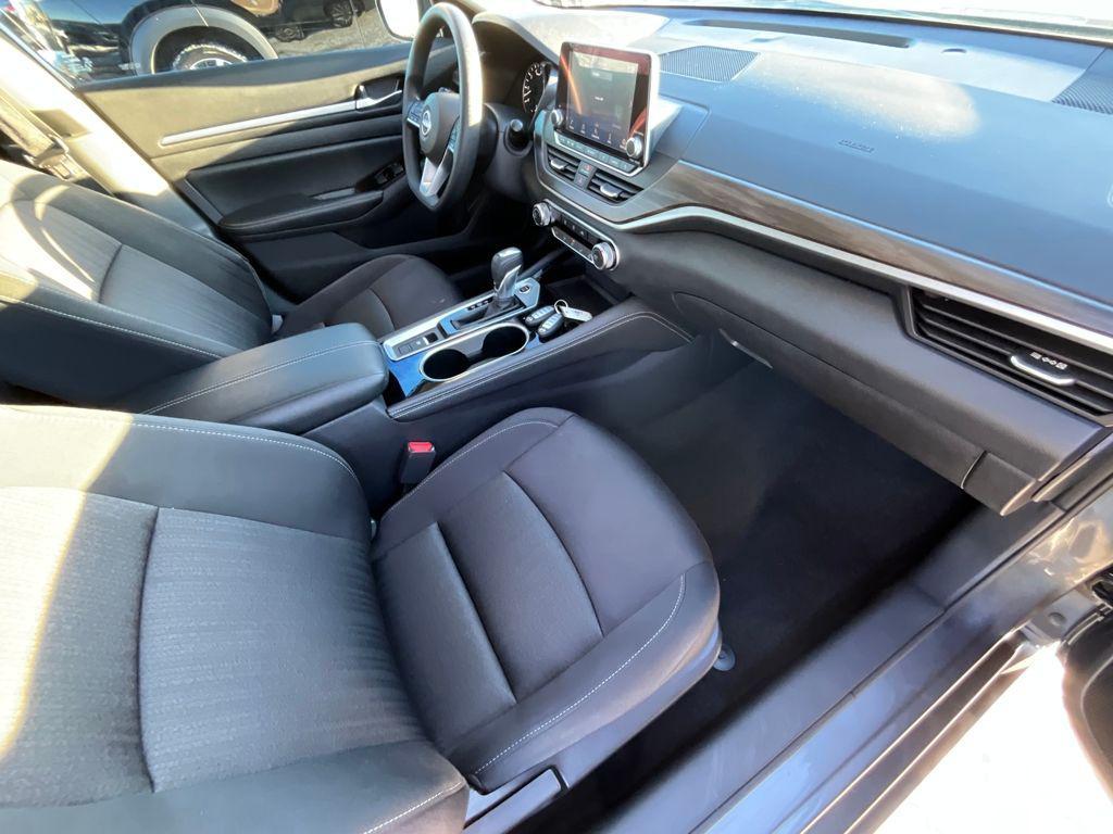 used 2023 Nissan Altima car, priced at $25,995