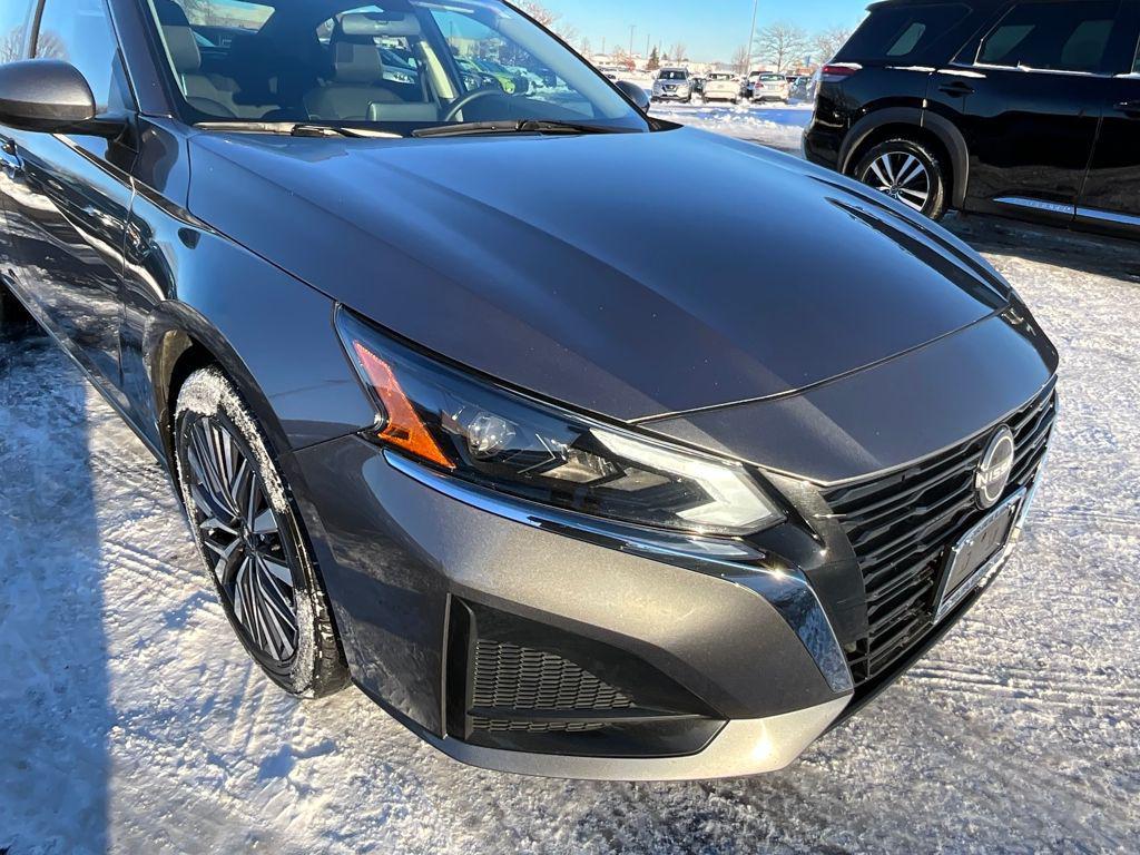 used 2023 Nissan Altima car, priced at $25,995