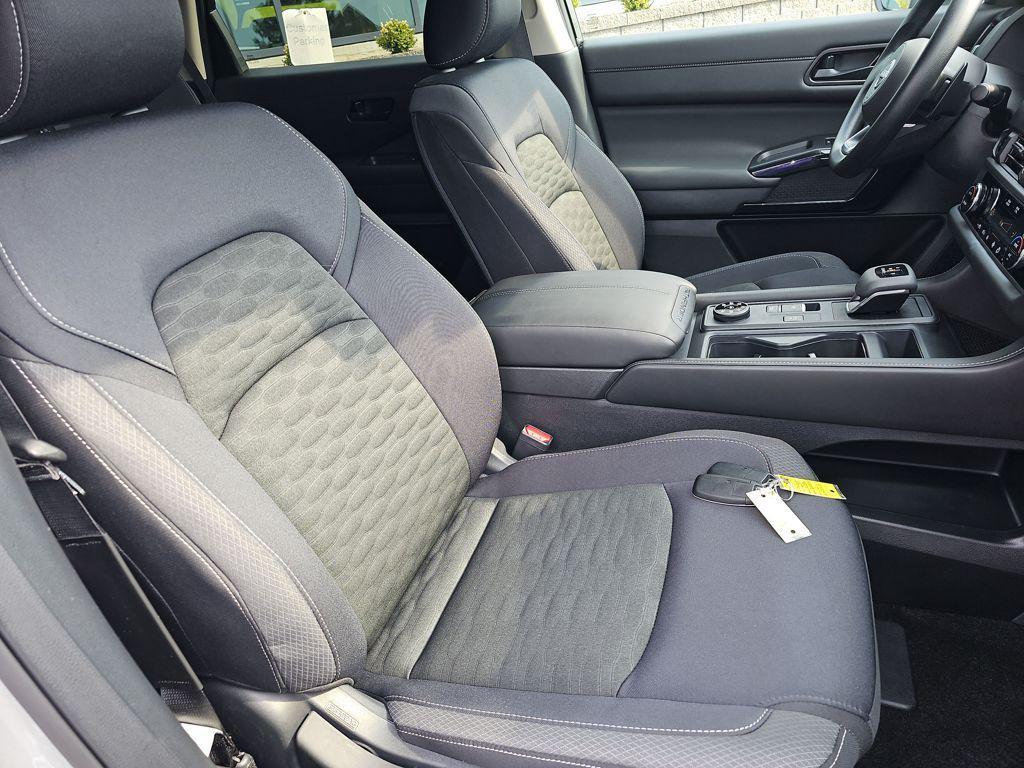 used 2025 Nissan Pathfinder car, priced at $35,995
