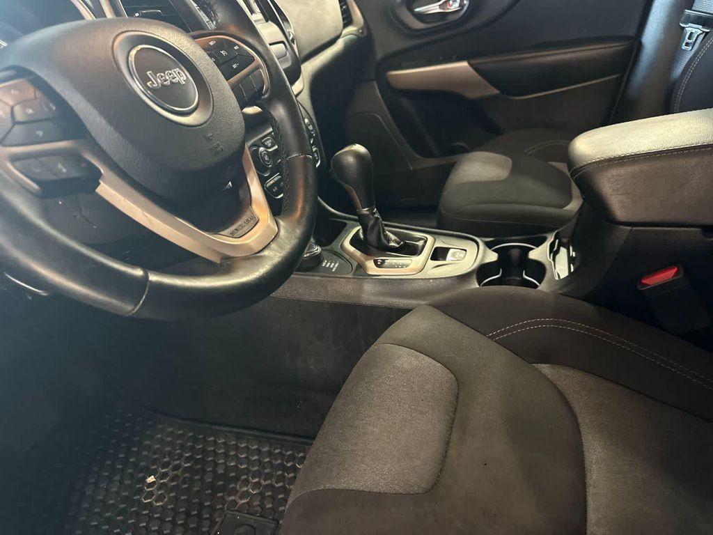 used 2018 Jeep Cherokee car, priced at $10,999