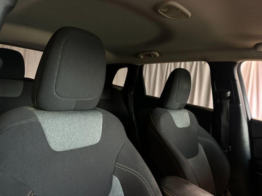 used 2018 Jeep Cherokee car, priced at $10,999
