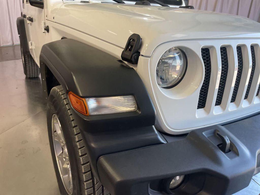 used 2021 Jeep Wrangler Unlimited car, priced at $23,084