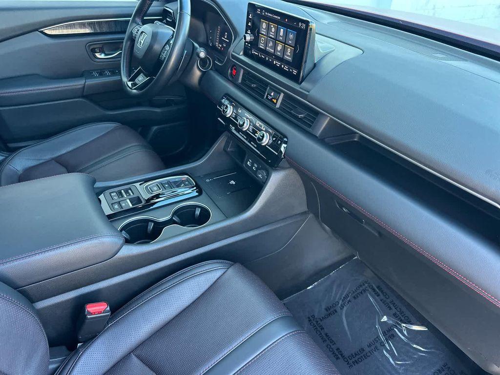used 2025 Honda Pilot car, priced at $44,495
