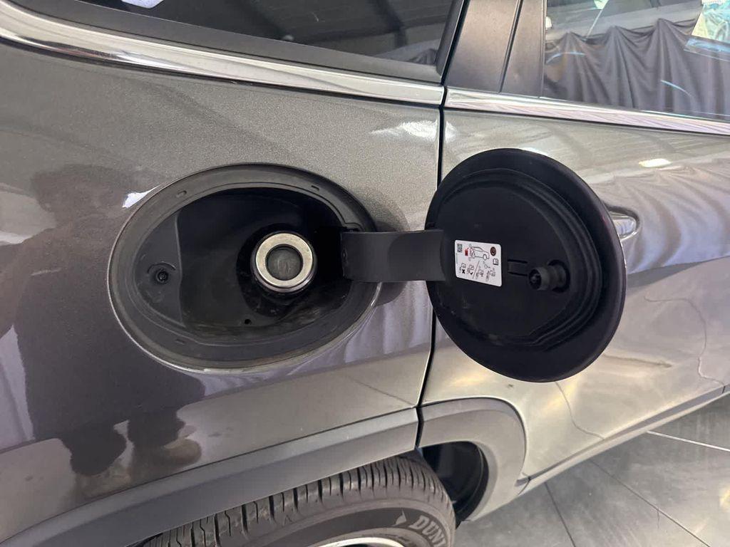 used 2020 Jeep Cherokee car, priced at $14,995