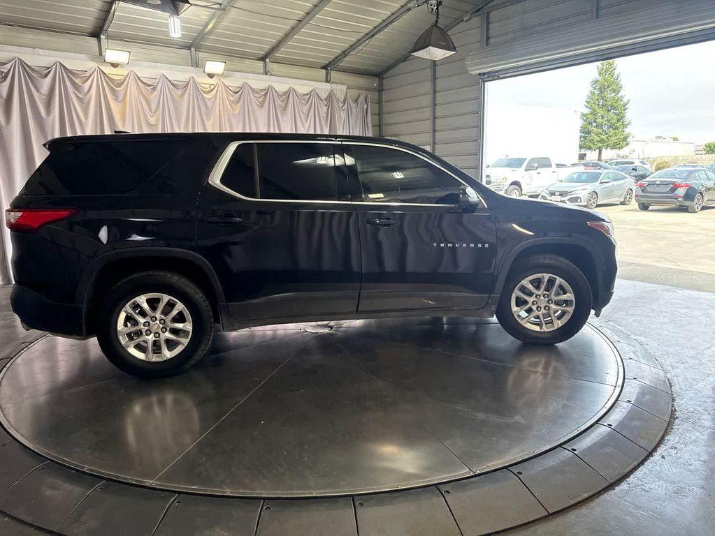 used 2021 Chevrolet Traverse car, priced at $18,599