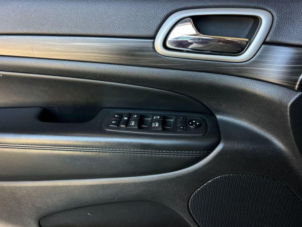 used 2021 Jeep Grand Cherokee car, priced at $17,499