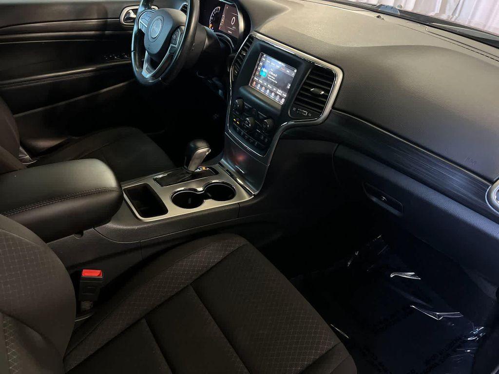 used 2021 Jeep Grand Cherokee car, priced at $17,499