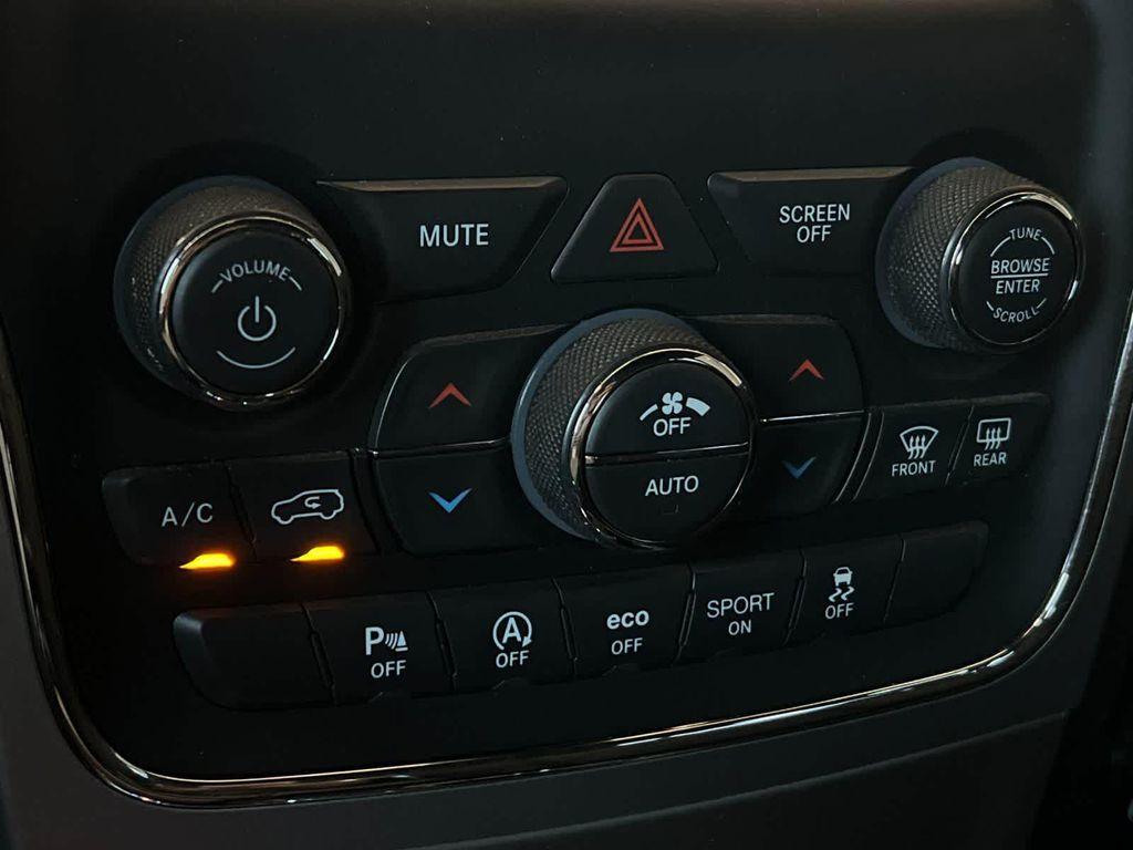 used 2021 Jeep Grand Cherokee car, priced at $17,499