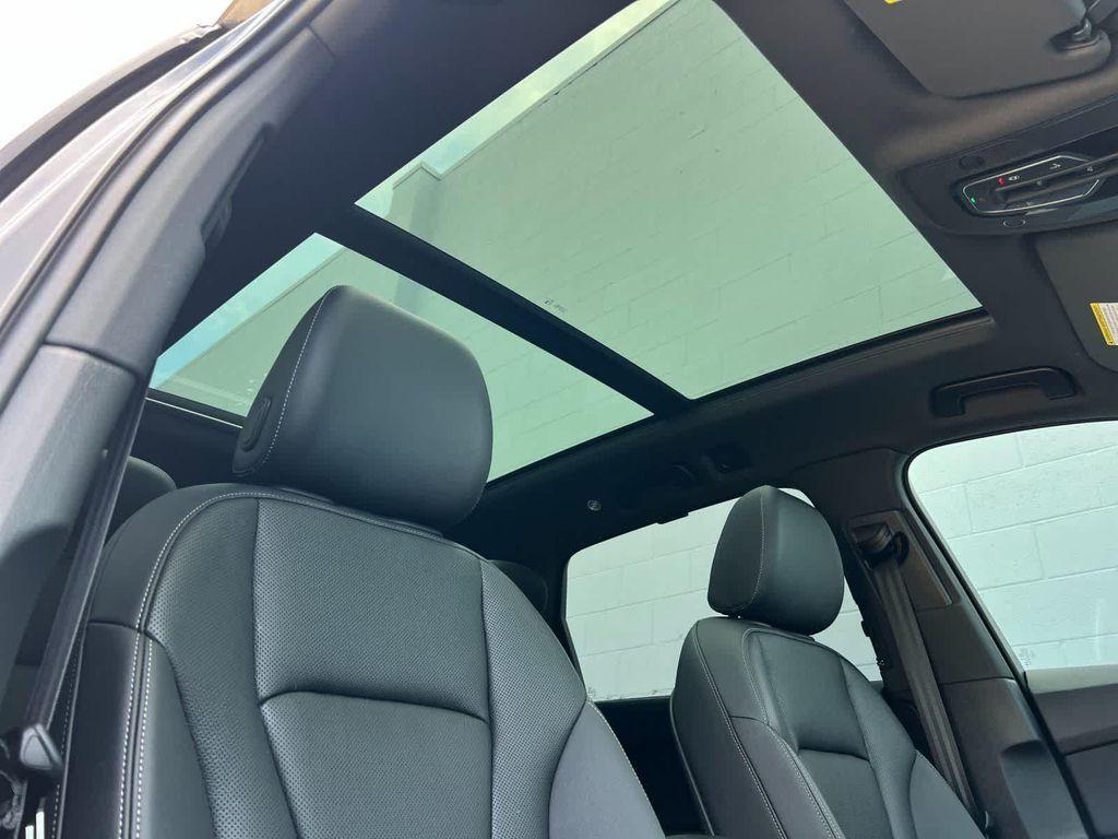 used 2025 Audi Q7 car, priced at $47,999