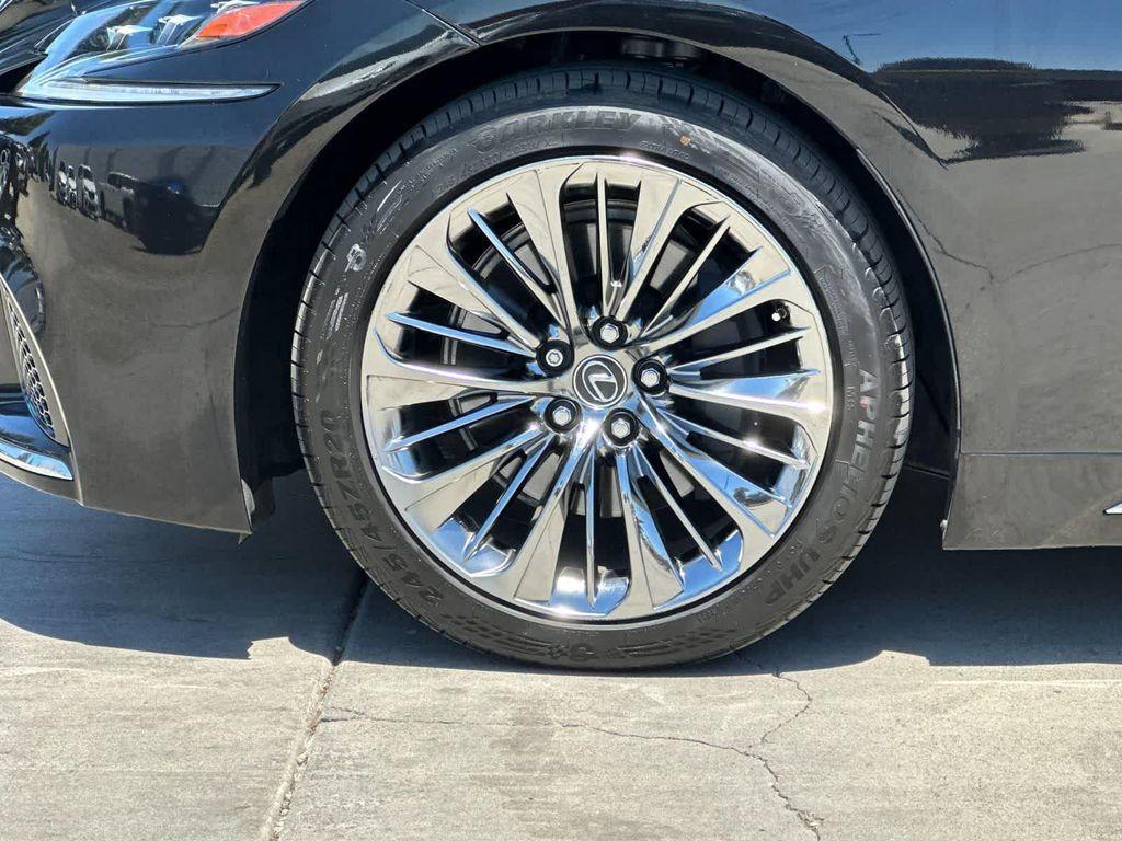 Lexus LS view 26