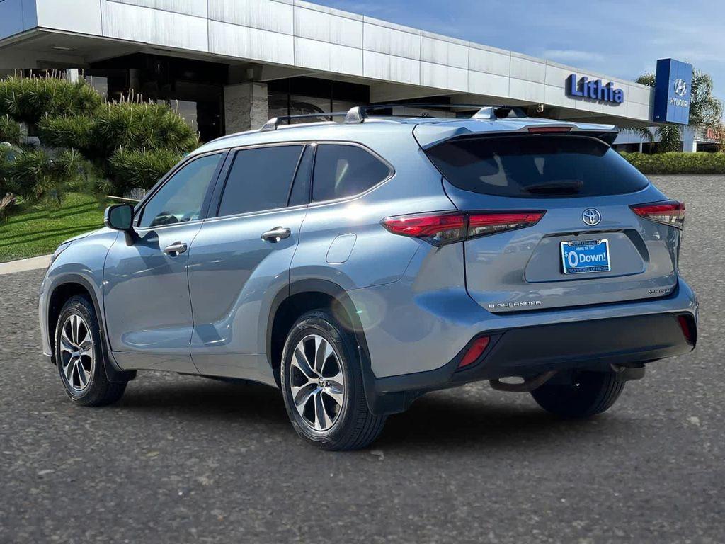 used 2020 Toyota Highlander car, priced at $25,499