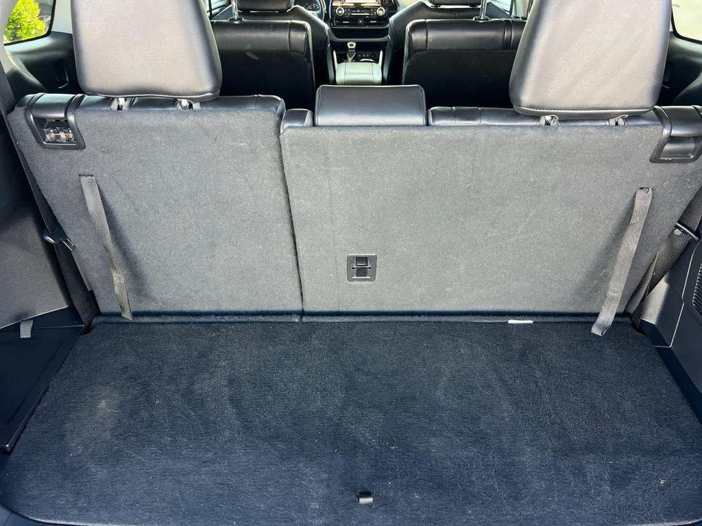 used 2020 Toyota Highlander car, priced at $25,499