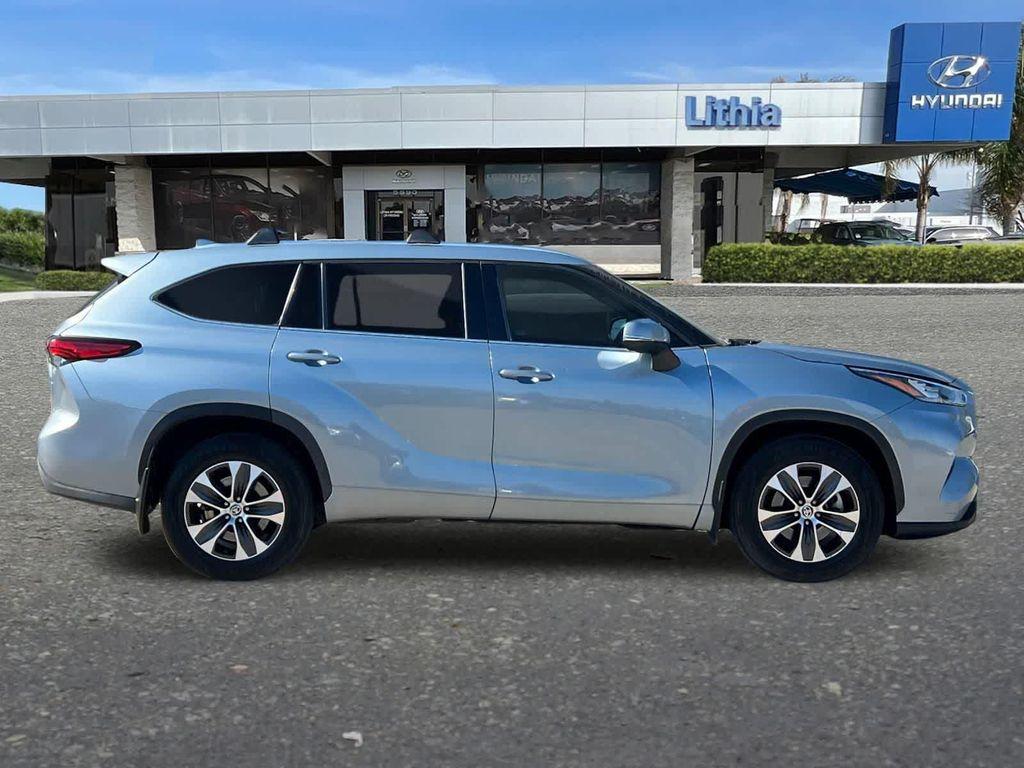 used 2020 Toyota Highlander car, priced at $25,499