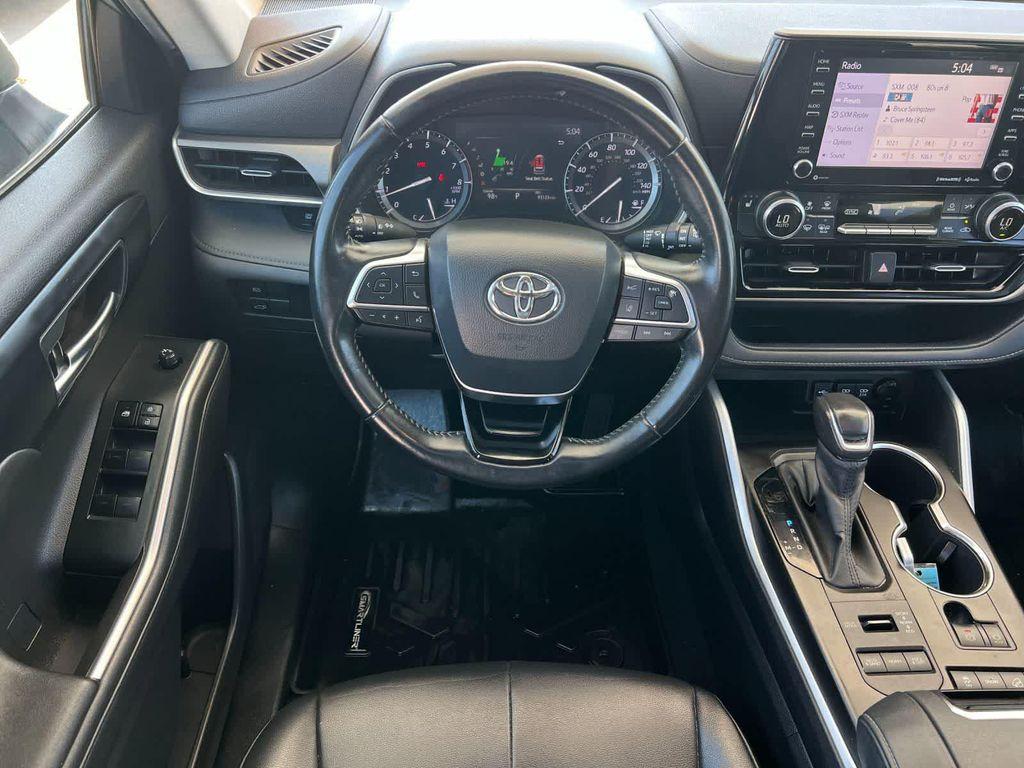 used 2020 Toyota Highlander car, priced at $25,499