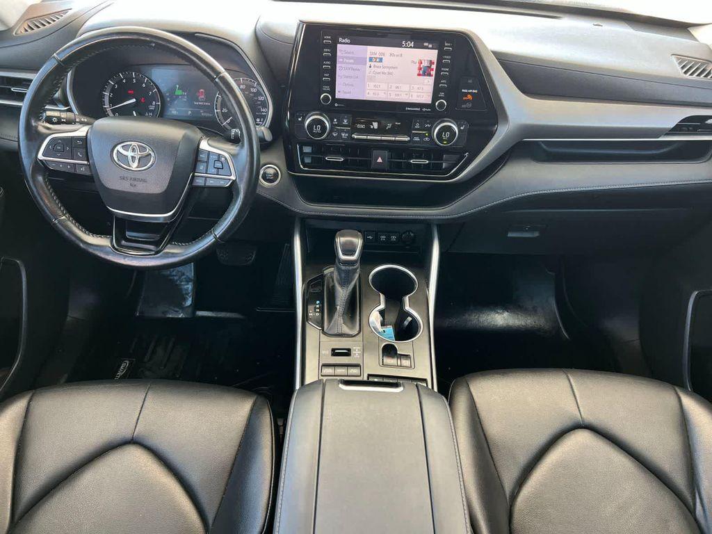 used 2020 Toyota Highlander car, priced at $25,499