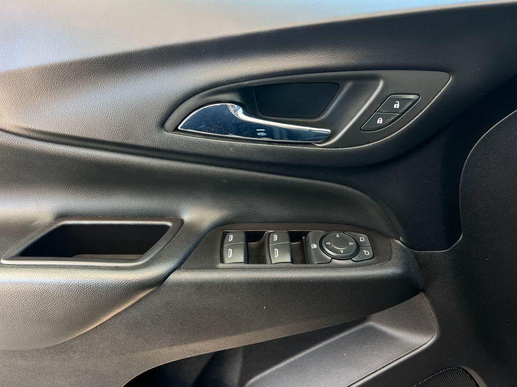 used 2022 Chevrolet Equinox car, priced at $13,999