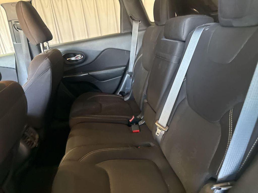 used 2015 Jeep Cherokee car, priced at $7,999