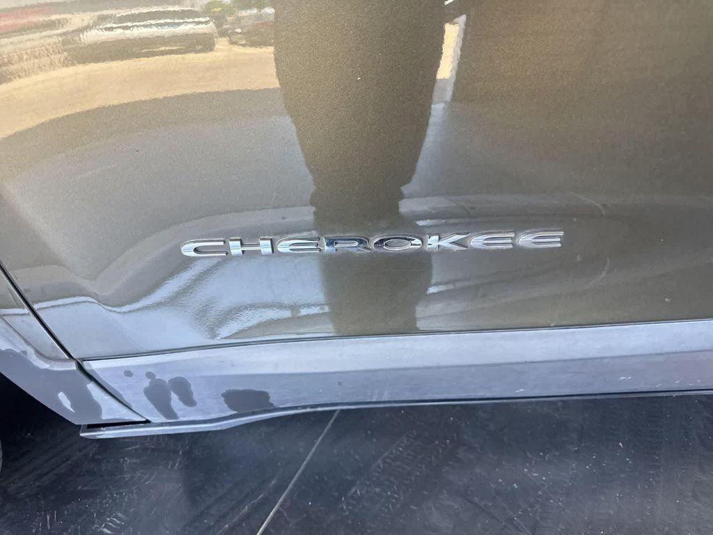 used 2015 Jeep Cherokee car, priced at $7,999