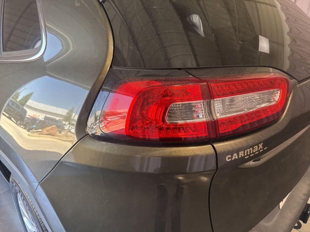 used 2015 Jeep Cherokee car, priced at $7,999