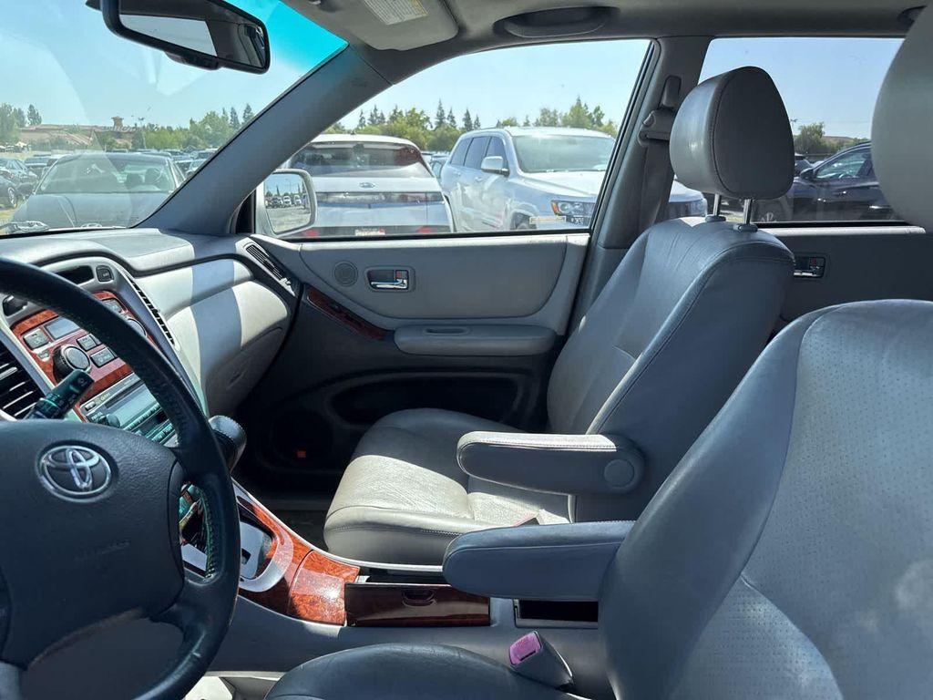 used 2007 Toyota Highlander Hybrid car, priced at $10,084