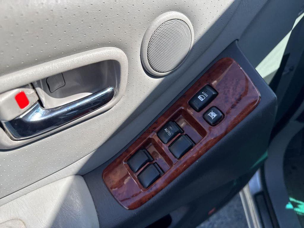 used 2007 Toyota Highlander Hybrid car, priced at $10,084