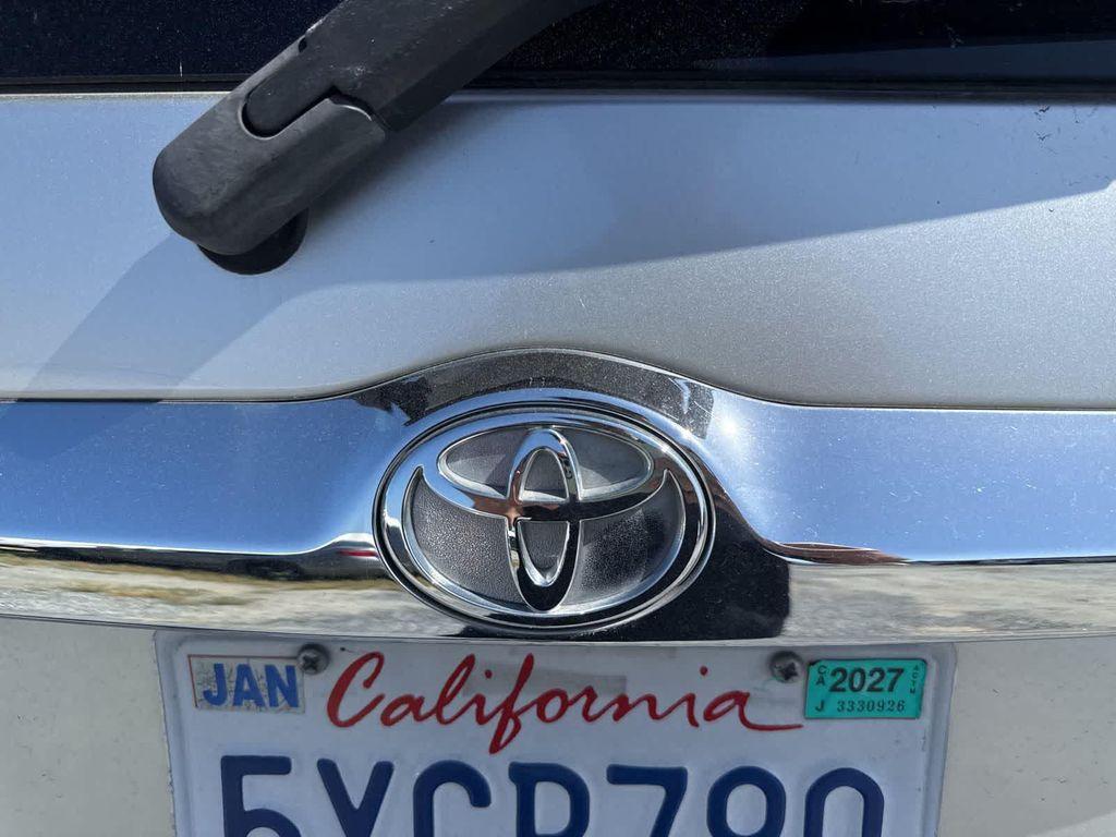 used 2007 Toyota Highlander Hybrid car, priced at $10,084