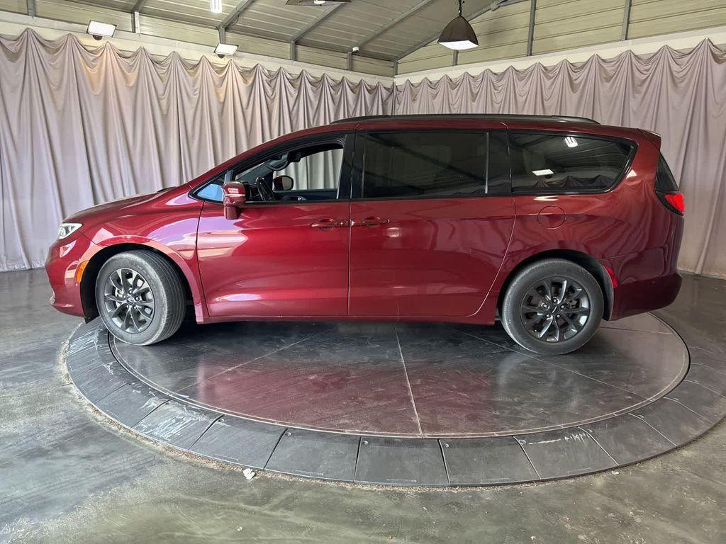 used 2021 Chrysler Pacifica car, priced at $17,084