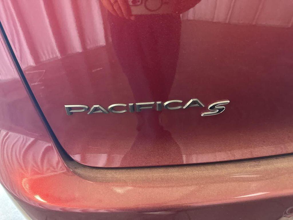 used 2021 Chrysler Pacifica car, priced at $17,084