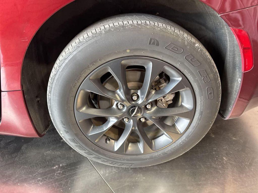 used 2021 Chrysler Pacifica car, priced at $17,084