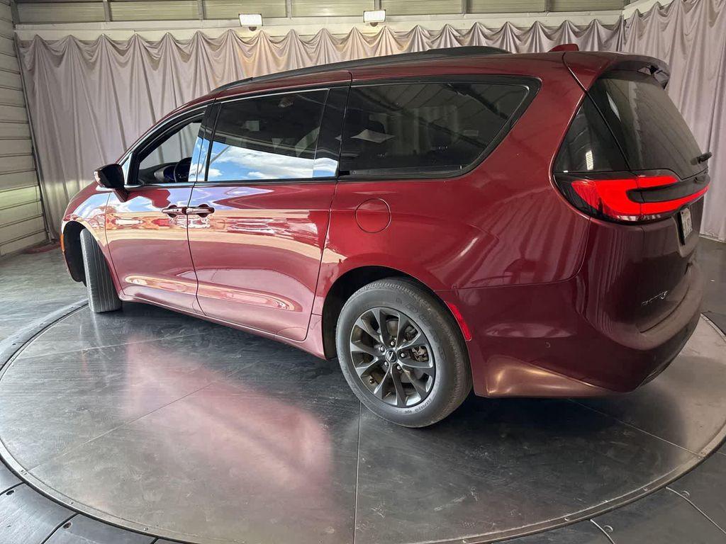 used 2021 Chrysler Pacifica car, priced at $17,084