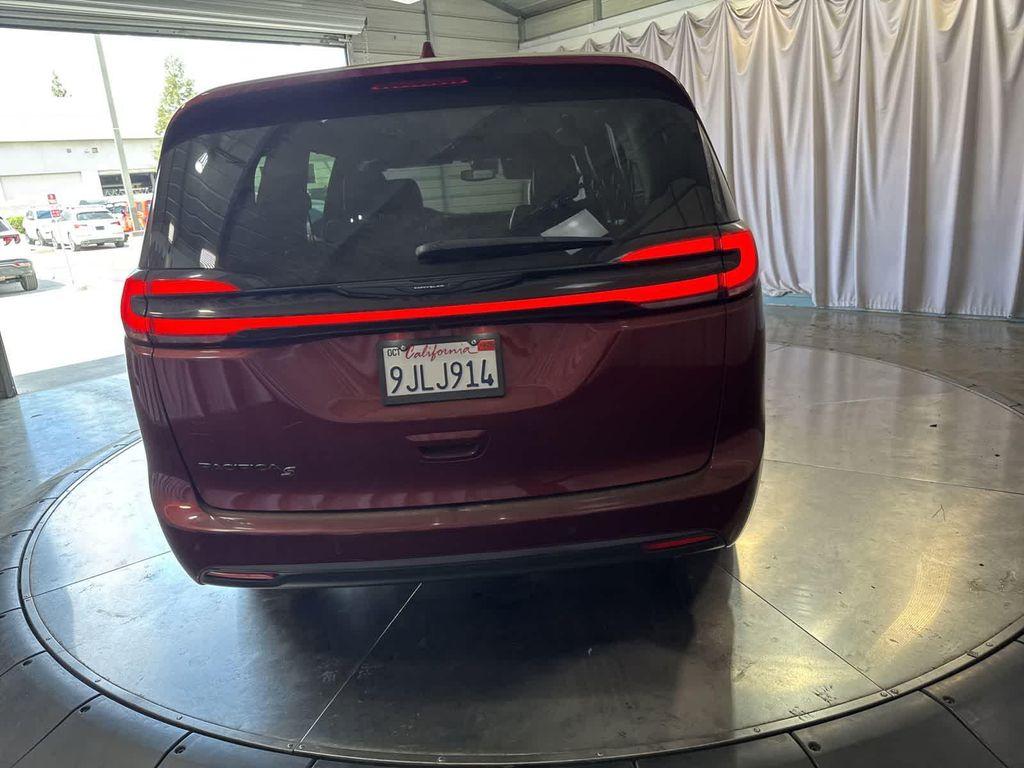 used 2021 Chrysler Pacifica car, priced at $17,084