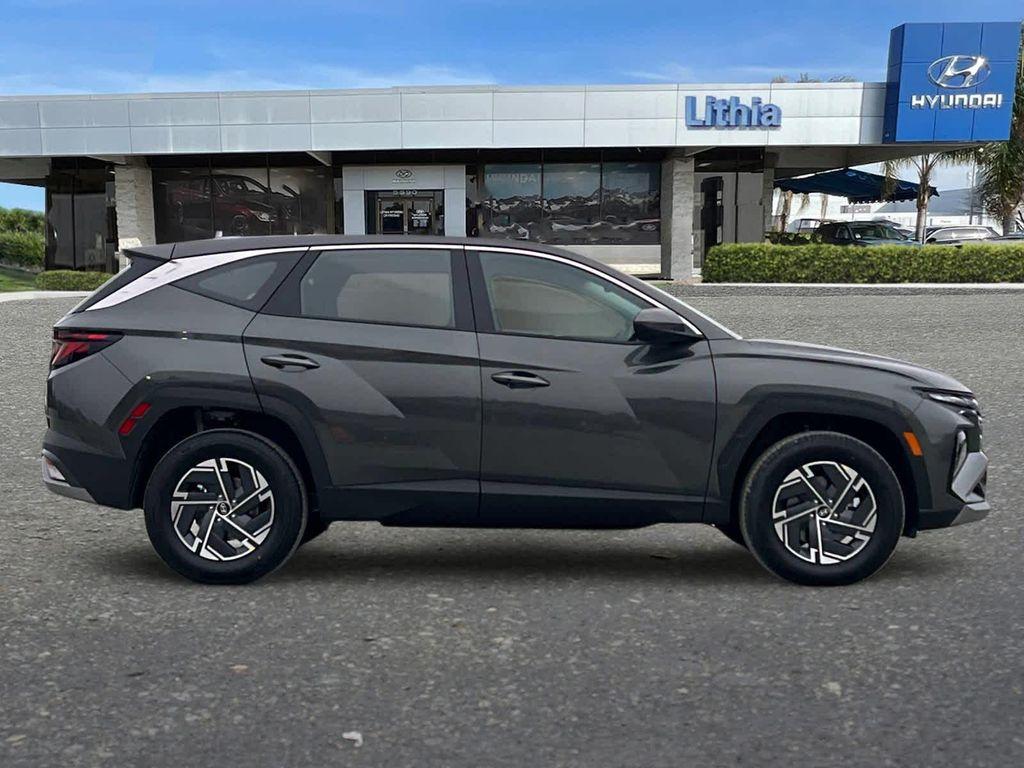 new 2026 Hyundai TUCSON Hybrid car, priced at $31,020