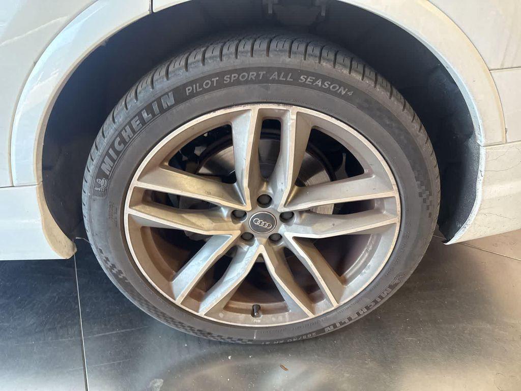used 2017 Audi Q7 car, priced at $14,084