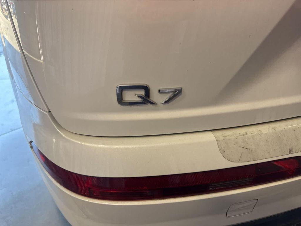 used 2017 Audi Q7 car, priced at $14,084