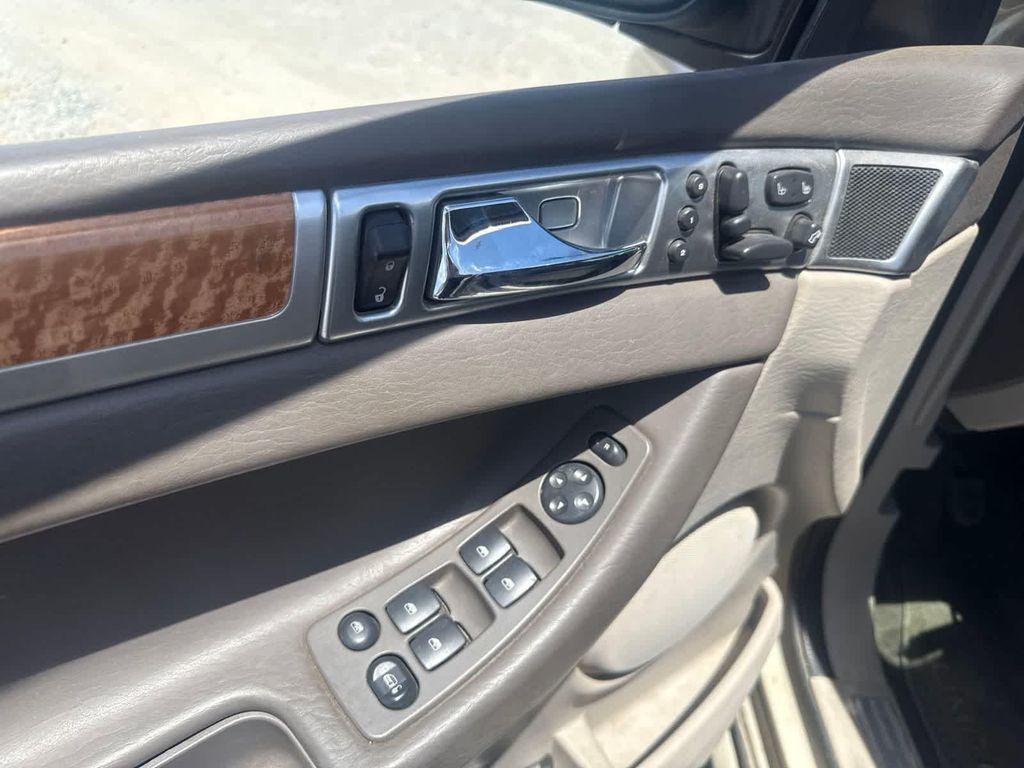 used 2006 Chrysler Pacifica car, priced at $7,084
