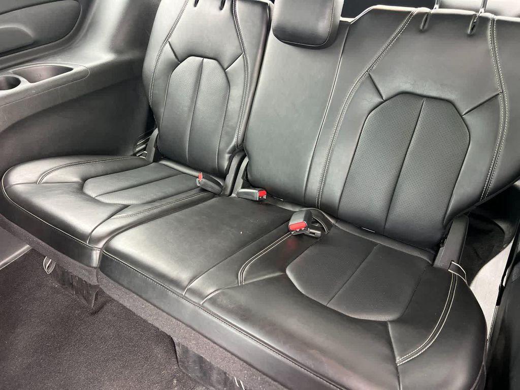 used 2025 Chrysler Pacifica car, priced at $27,699