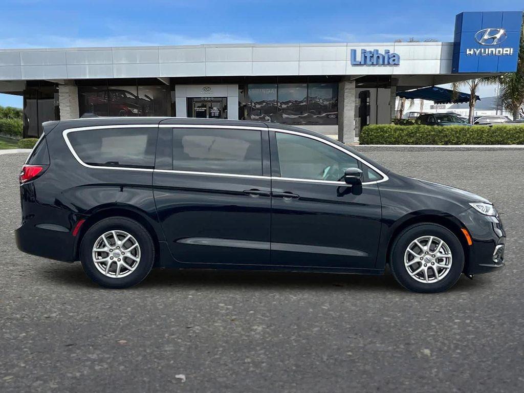 used 2025 Chrysler Pacifica car, priced at $27,699