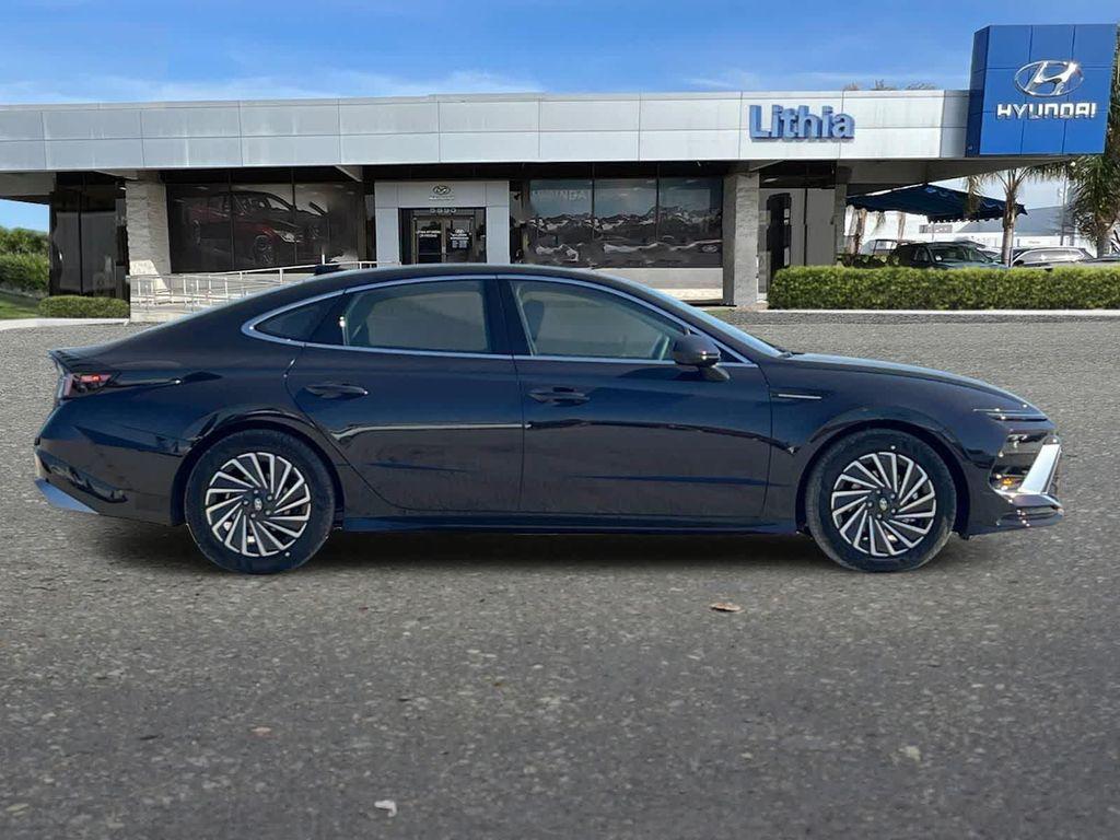 new 2026 Hyundai Sonata Hybrid car, priced at $38,335