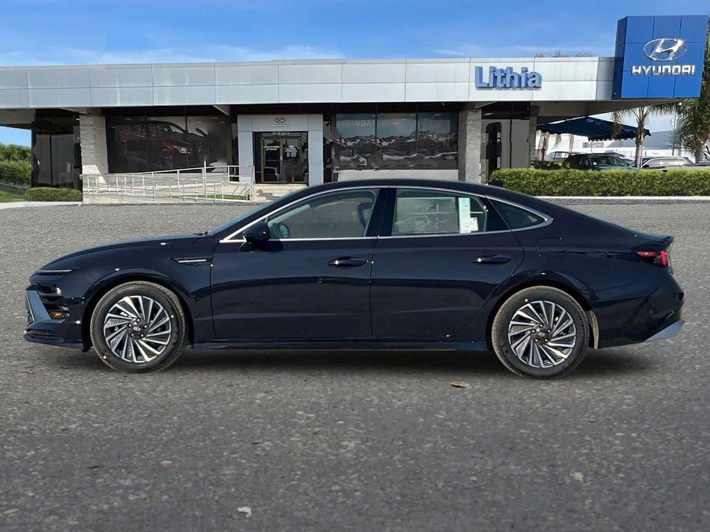 new 2026 Hyundai Sonata Hybrid car, priced at $38,335
