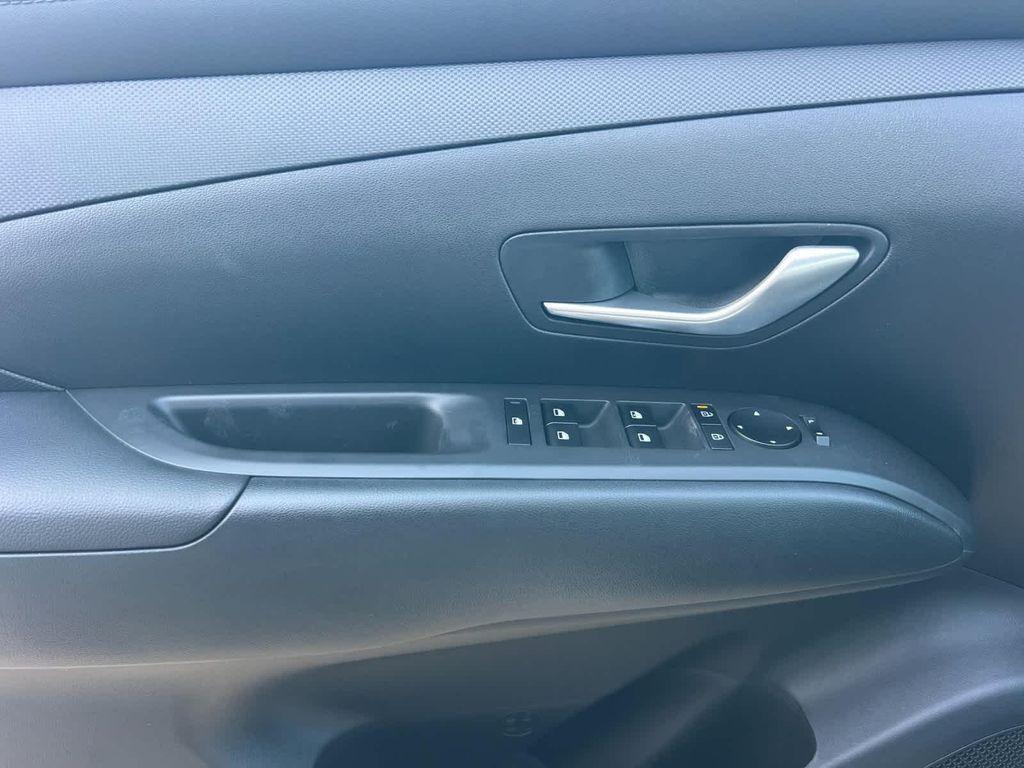 new 2026 Hyundai TUCSON Hybrid car, priced at $31,095